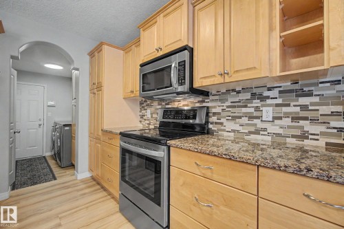 13536 149A Avenue, Edmonton, AB - Indoor Photo Showing Kitchen