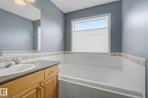 13536 149A Avenue, Edmonton, AB - Indoor Photo Showing Bathroom