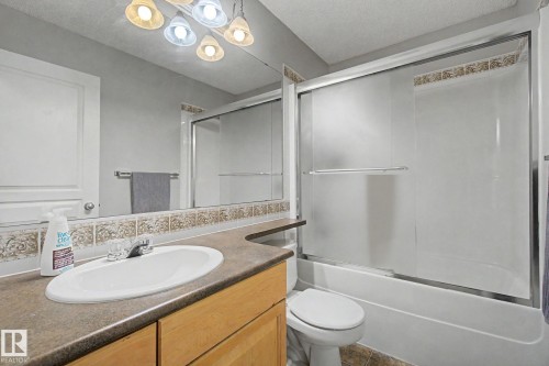 13536 149A Avenue, Edmonton, AB - Indoor Photo Showing Bathroom