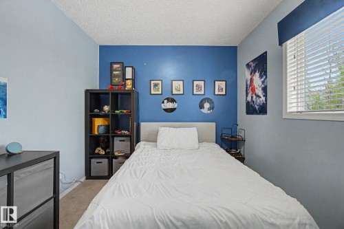 13536 149A Avenue, Edmonton, AB - Indoor Photo Showing Bedroom