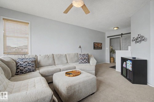 13536 149A Avenue, Edmonton, AB - Indoor Photo Showing Living Room