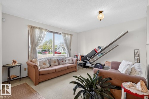 8317 157 Avenue, Edmonton, AB 
