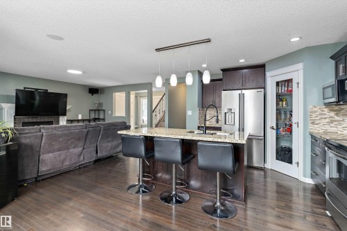 1332 72 Street, Edmonton, AB - Indoor Photo Showing Kitchen With Stainless Steel Kitchen With Upgraded Kitchen