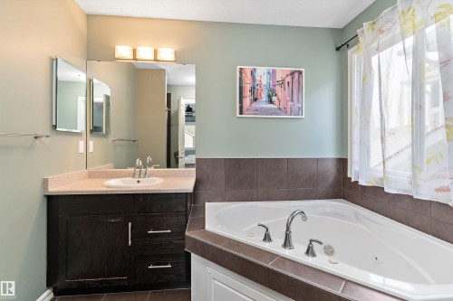 1332 72 Street, Edmonton, AB - Indoor Photo Showing Bathroom