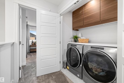 6437 177A Avenue, Edmonton, AB - Indoor Photo Showing Laundry Room