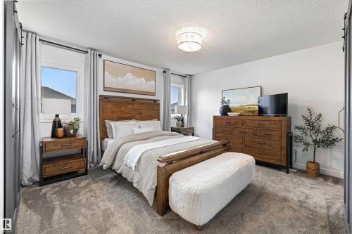 6437 177A Avenue, Edmonton, AB - Indoor Photo Showing Bedroom