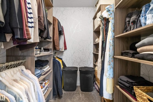 6437 177A Avenue, Edmonton, AB - Indoor With Storage