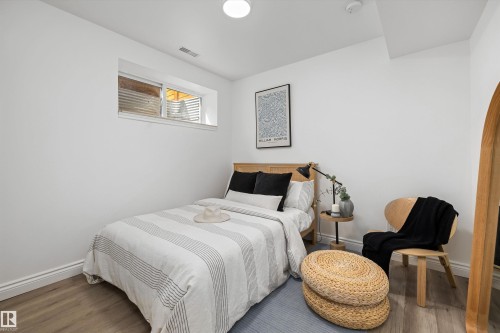 6437 177A Avenue, Edmonton, AB - Indoor Photo Showing Bedroom