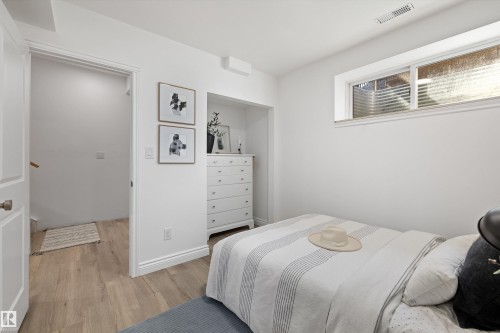 6437 177A Avenue, Edmonton, AB - Indoor Photo Showing Bedroom