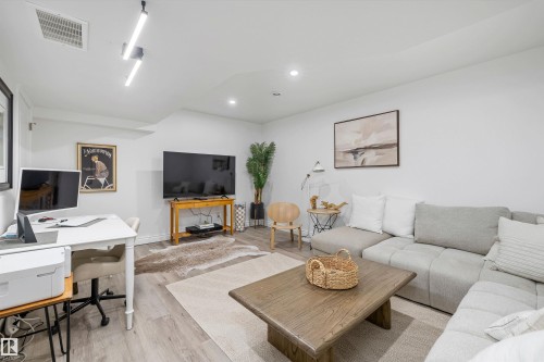 6437 177A Avenue, Edmonton, AB - Indoor