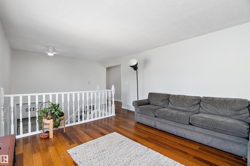 5421 46 Street, Stony Plain, AB - Indoor Photo Showing Living Room