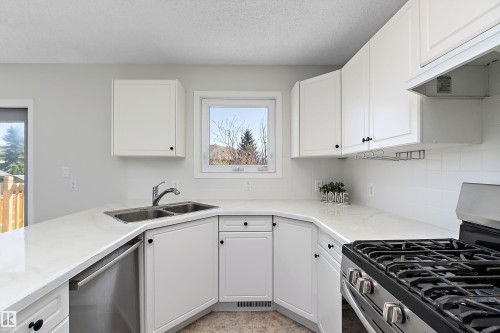 5421 46 Street, Stony Plain, AB - Indoor Photo Showing Kitchen With Double Sink