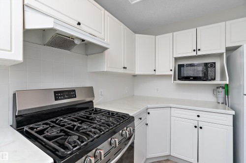 5421 46 Street, Stony Plain, AB - Indoor Photo Showing Kitchen