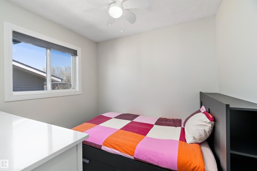 5421 46 Street, Stony Plain, AB - Indoor Photo Showing Bedroom