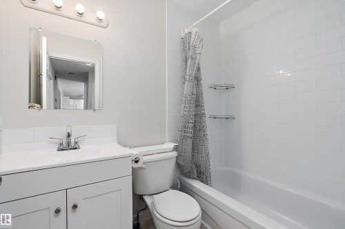 5421 46 Street, Stony Plain, AB - Indoor Photo Showing Bathroom
