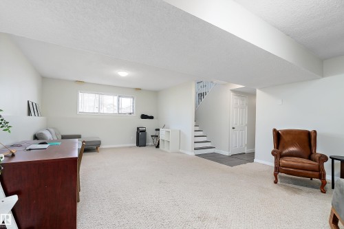 5421 46 Street, Stony Plain, AB - Indoor