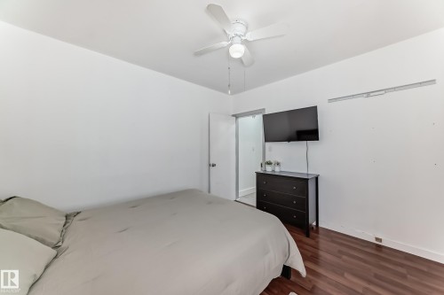11926 77 Street, Edmonton, AB - Indoor Photo Showing Bedroom