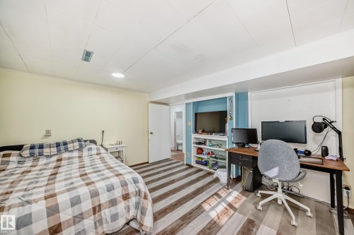 11926 77 Street, Edmonton, AB - Indoor Photo Showing Bedroom