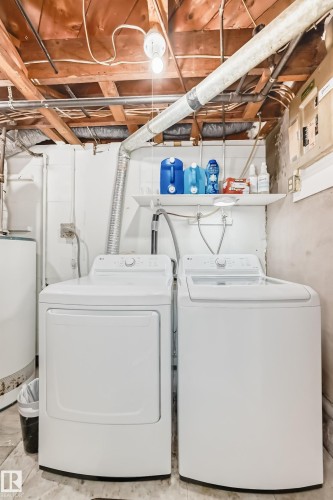 11926 77 Street, Edmonton, AB - Indoor Photo Showing Laundry Room