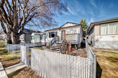 11926 77 Street, Edmonton, AB - Outdoor