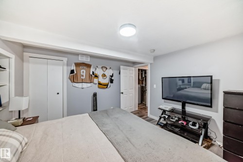 Bright interior space with light gray walls and recessed lighting - 3802 52 Street, Wetaskiwin, AB 