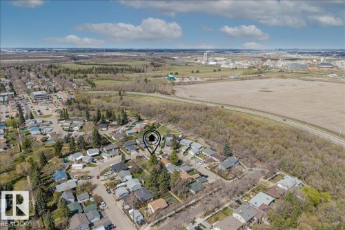 Residential neighborhood featuring a mix of mature trees and established homes - 24 Elizabeth Drive, Fort Saskatchewan, AB - Outdoor With View