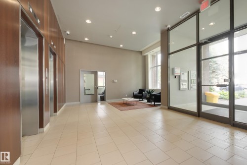 304 10046 117 Street, Edmonton, AB - Indoor Photo Showing Other Room