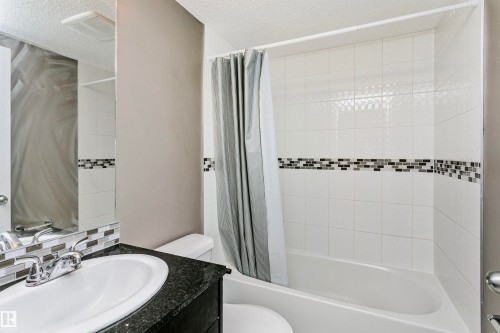 304 274 Mcconachie Dr Nw, Edmonton, AB - Indoor Photo Showing Bathroom