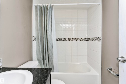 304 274 Mcconachie Dr Nw, Edmonton, AB - Indoor Photo Showing Bathroom