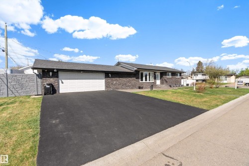17 Camelot Avenue, Leduc, AB - Outdoor