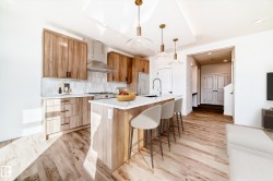 20628 43 Avenue  Edmonton, AB T6M 3E3