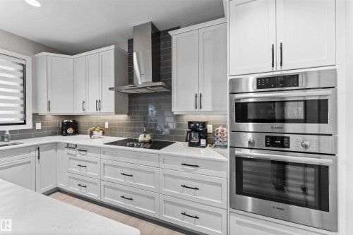 6813 Knox Loop, Edmonton, AB - Indoor Photo Showing Kitchen With Upgraded Kitchen
