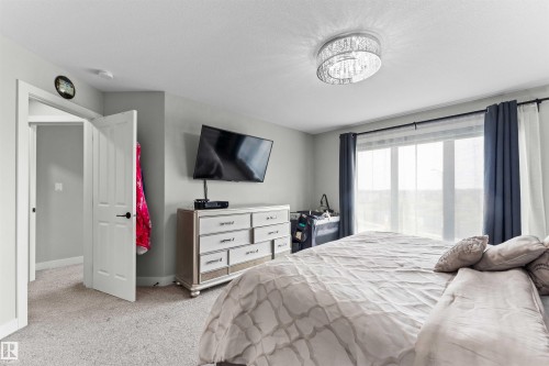 6813 Knox Loop, Edmonton, AB - Indoor Photo Showing Bedroom