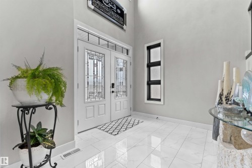 6813 Knox Loop, Edmonton, AB - Indoor Photo Showing Other Room
