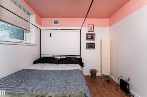 101 9131 99 Street, Edmonton, AB - Indoor Photo Showing Bedroom