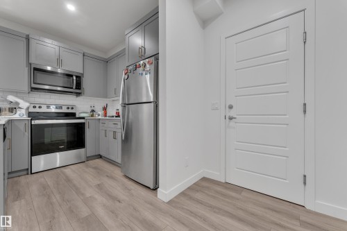 3417 Craig Landing Landing, Edmonton, AB - Indoor Photo Showing Kitchen With Stainless Steel Kitchen