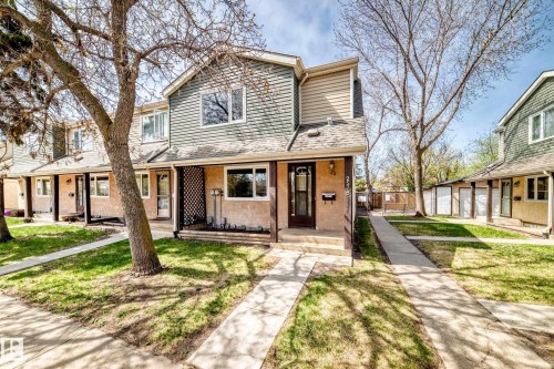 End-unit townhome featuring a multi-textured facade with stucco and horizontal siding - 2578 138A Avenue, Edmonton, AB - Outdoor With Facade