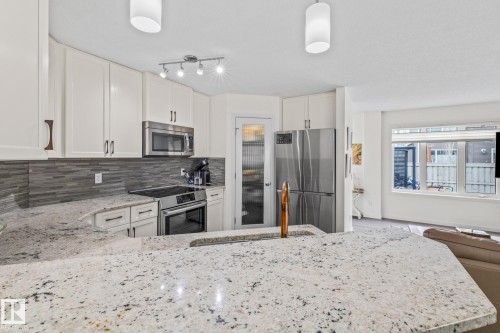 34 Red Tail Way, St. Albert, AB - Indoor Photo Showing Kitchen