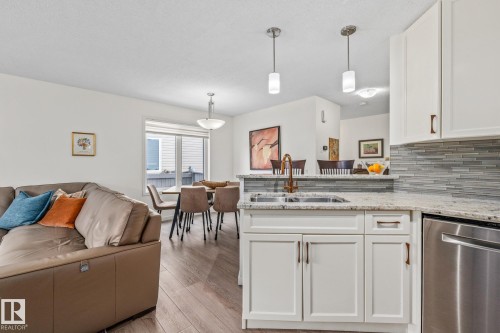 34 Red Tail Way, St. Albert, AB - Indoor Photo Showing Kitchen With Double Sink With Upgraded Kitchen