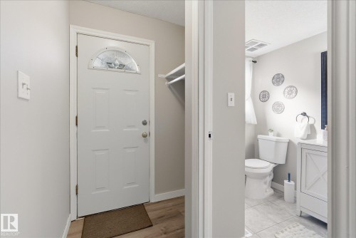 7929 95B Avenue, Fort Saskatchewan, AB - Indoor Photo Showing Bathroom