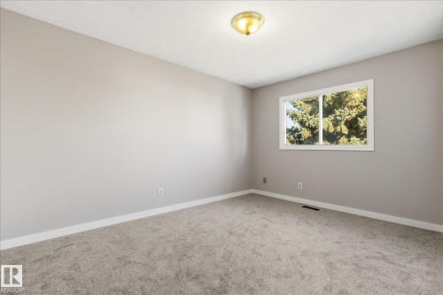7929 95B Avenue, Fort Saskatchewan, AB - Indoor Photo Showing Other Room