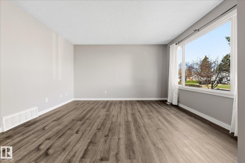 7929 95B Avenue, Fort Saskatchewan, AB - Indoor Photo Showing Other Room