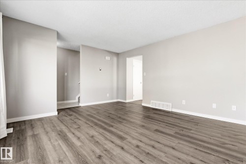 7929 95B Avenue, Fort Saskatchewan, AB - Indoor Photo Showing Other Room