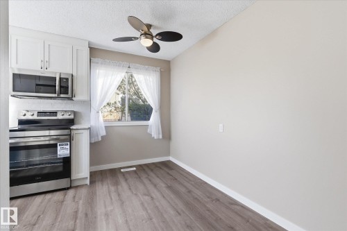 7929 95B Avenue, Fort Saskatchewan, AB - Indoor Photo Showing Kitchen
