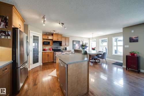 12627 16 Avenue, Edmonton, AB - Indoor Photo Showing Kitchen
