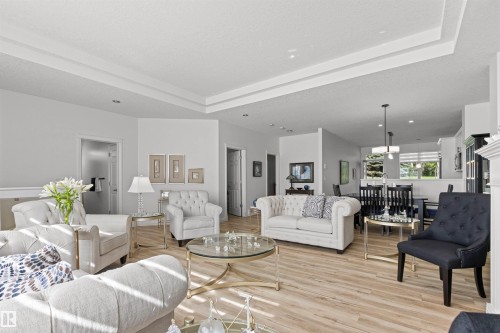 16 50 Oakridge Drive, St. Albert, AB - Indoor Photo Showing Living Room
