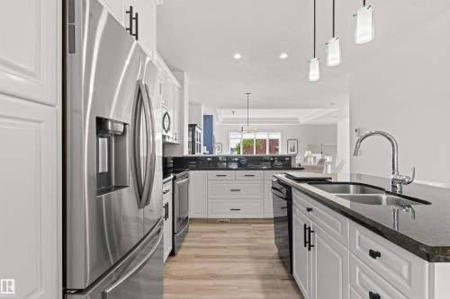 16 50 Oakridge Drive, St. Albert, AB - Indoor Photo Showing Kitchen With Double Sink With Upgraded Kitchen