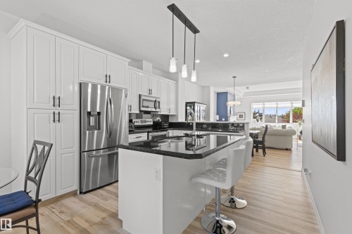 16 50 Oakridge Drive, St. Albert, AB - Indoor Photo Showing Kitchen With Upgraded Kitchen