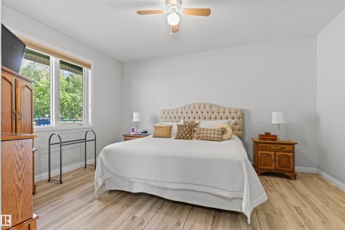 16 50 Oakridge Drive, St. Albert, AB - Indoor Photo Showing Bedroom