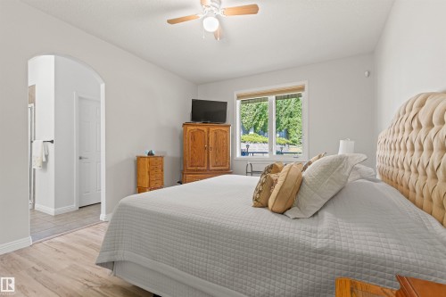 16 50 Oakridge Drive, St. Albert, AB - Indoor Photo Showing Bedroom